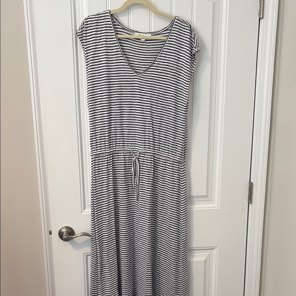 Vince Camuto Black and White Casual Maxi Dress
